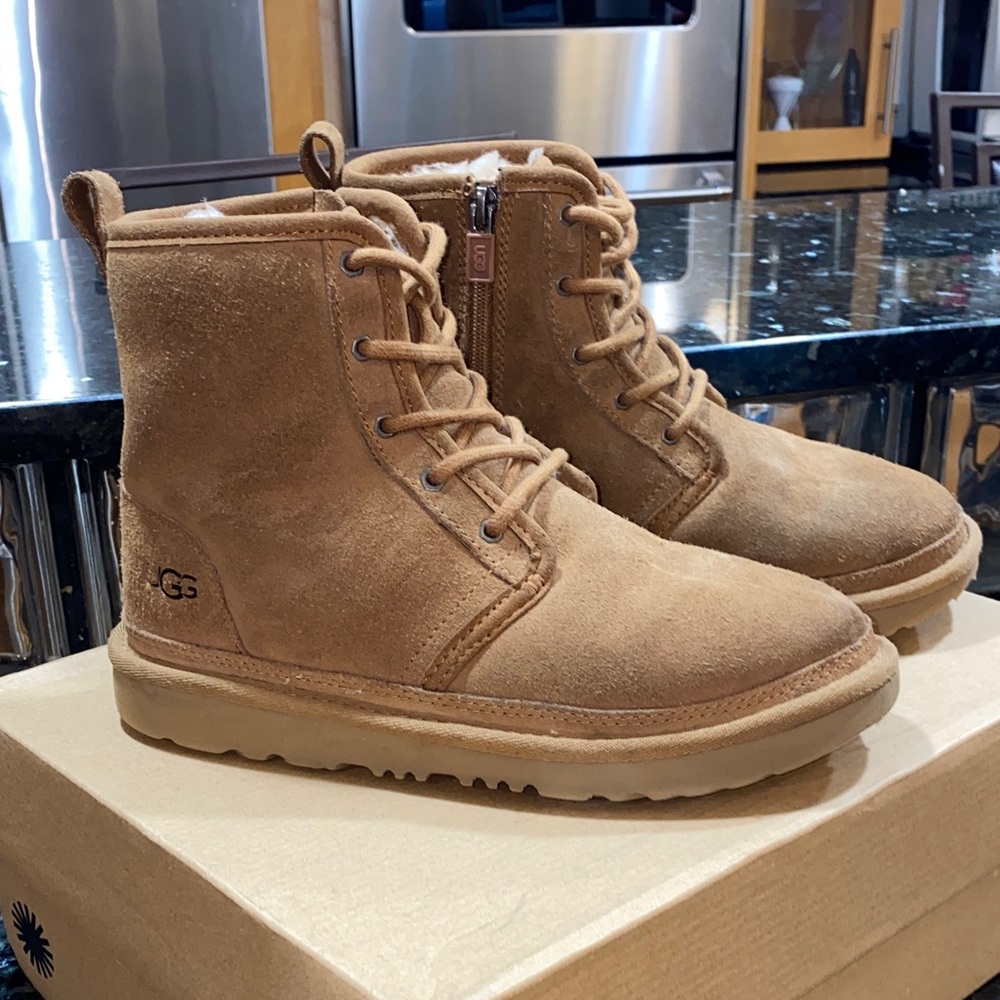 UGG Kids Youth Neumel High Lace-Up Boots Size 4 Women’s Size 5/5.5